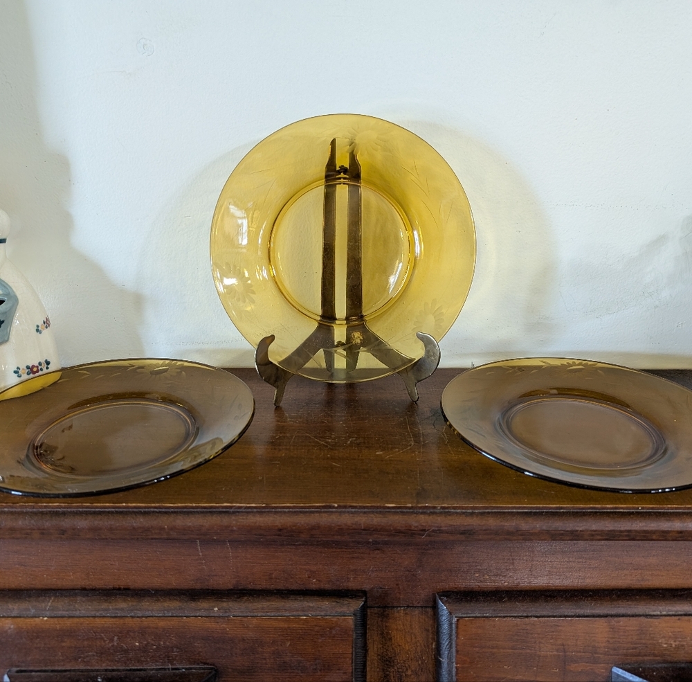 Vintage Etched Sunflower Amber Glass Plates 1930s Depression Era Set Of 3